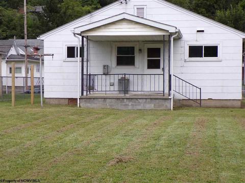 113 Monroe St, Mannington, WV 26582 photo 3