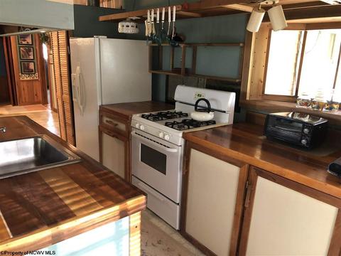 213 S 1st St, Sutton, WV 26601 photo 5