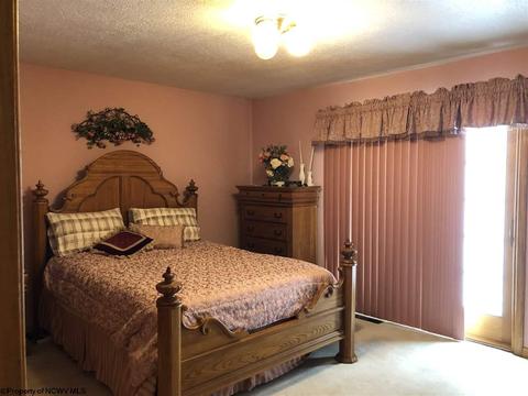 1505 Daybrook Rd, Fairview, WV 26570 photo 5