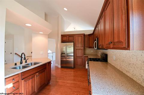 20 Round Table Ct, Morgantown, WV 26508 photo 5