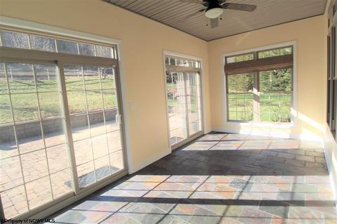 20 Round Table Ct, Morgantown, WV 26508 photo 4