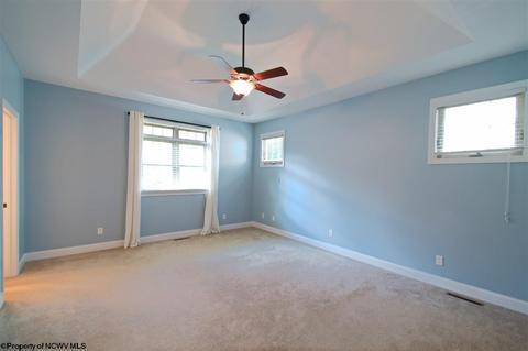20 Round Table Ct, Morgantown, WV 26508 photo 9