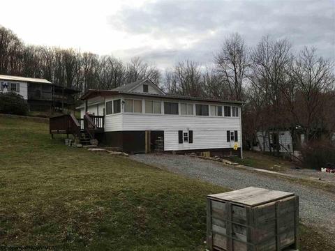 219 Perdue St, Baxter, WV 26554 photo 1