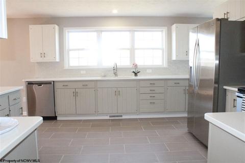 199 Ridgeway Dr, Bridgeport, WV 26330 photo 7