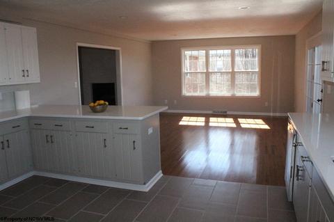 199 Ridgeway Dr, Bridgeport, WV 26330 photo 9