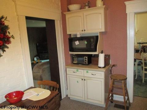 505 E Main St, Mannington, WV 26582 photo 7