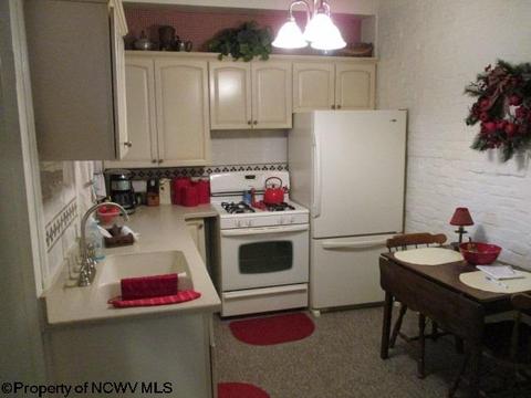 505 E Main St, Mannington, WV 26582 photo 6