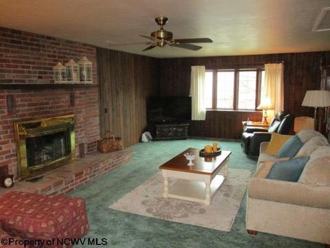 505 E Main St, Mannington, WV 26582 photo 3