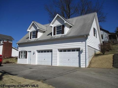 505 E Main St, Mannington, WV 26582 photo 2