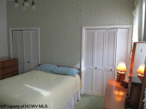 505 E Main St, Mannington, WV 26582 photo 13