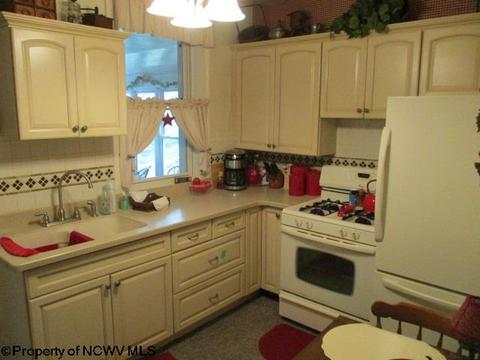 505 E Main St, Mannington, WV 26582 photo 5