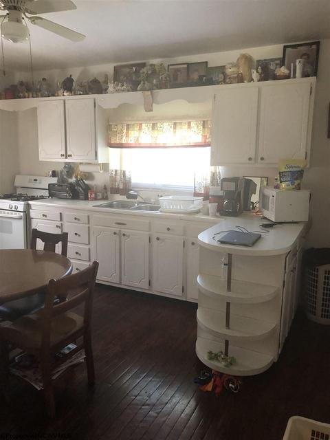 209 Beech Ave, Philippi, WV 26416 photo 4