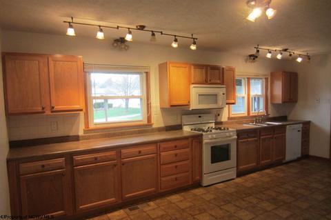 134 E Olive St, Bridgeport, WV 26330 photo 10