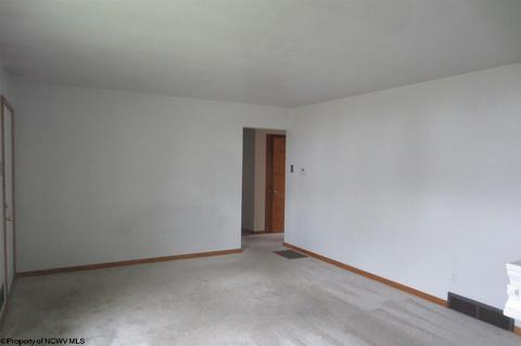 134 E Olive St, Bridgeport, WV 26330 photo 8