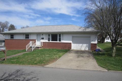 134 E Olive St, Bridgeport, WV 26330 photo 1