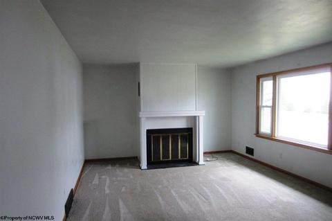 134 E Olive St, Bridgeport, WV 26330 photo 6