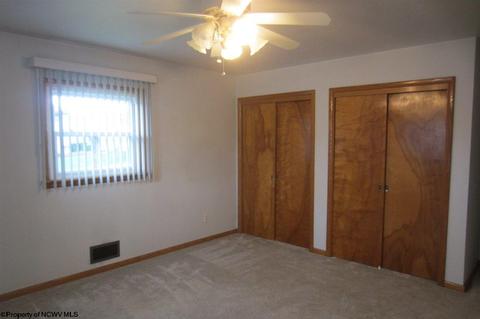 134 E Olive St, Bridgeport, WV 26330 photo 15