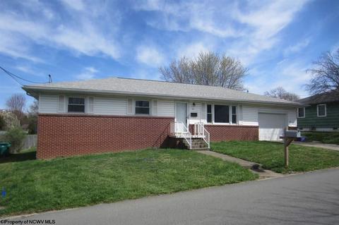 134 E Olive St, Bridgeport, WV 26330 photo 3