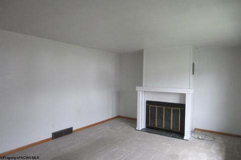 134 E Olive St, Bridgeport, WV 26330 photo 7