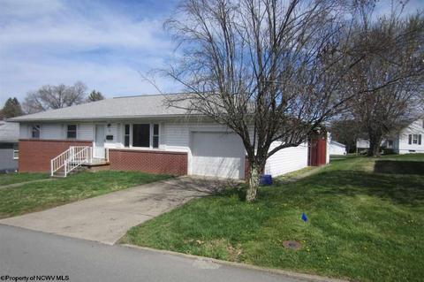 134 E Olive St, Bridgeport, WV 26330 photo 2