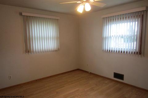 134 E Olive St, Bridgeport, WV 26330 photo 14