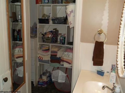 321 E Seventh St, Weston, WV 26452 photo 8