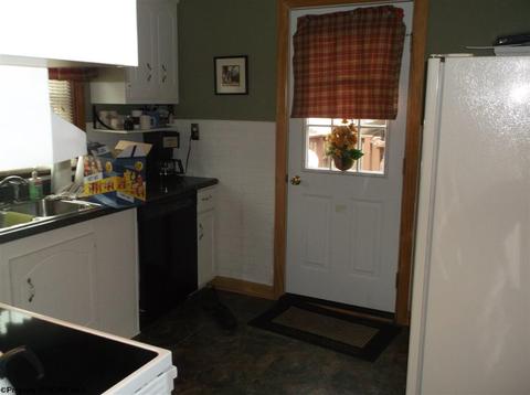 321 E Seventh St, Weston, WV 26452 photo 3