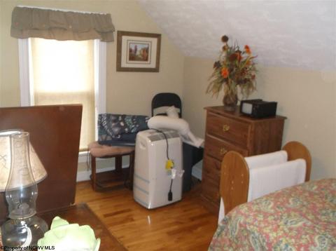 321 E Seventh St, Weston, WV 26452 photo 9
