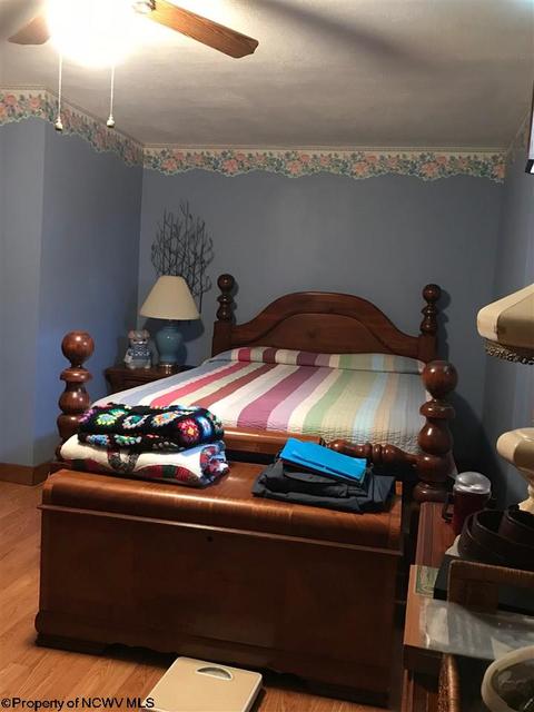120 Blaker St, Fairview, WV 26570 photo 8