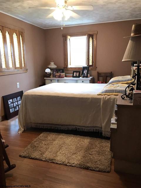 120 Blaker St, Fairview, WV 26570 photo 7