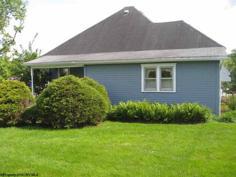 302 Cherry St, Bridgeport, WV 26330 photo 4