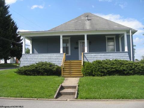 302 Cherry St, Bridgeport, WV 26330 photo 1