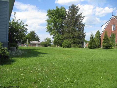 302 Cherry St, Bridgeport, WV 26330 photo 2