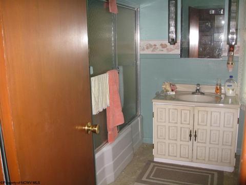 302 Cherry St, Bridgeport, WV 26330 photo 18