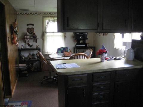 302 Cherry St, Bridgeport, WV 26330 photo 12