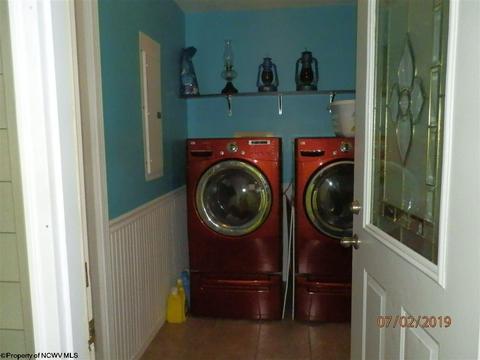 135 Oak Leaf Dr, Sutton, WV 26601 photo 11