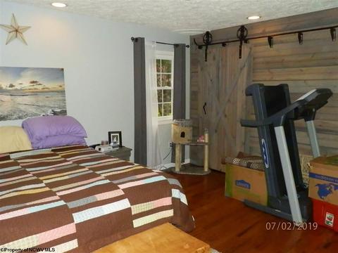 135 Oak Leaf Dr, Sutton, WV 26601 photo 9
