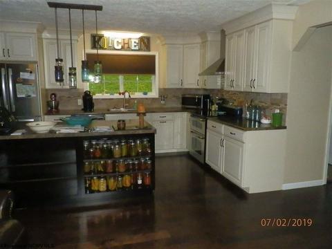 135 Oak Leaf Dr, Sutton, WV 26601 photo 5