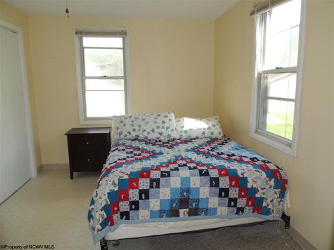 51 Moore St, Salem, WV 26426 photo 9