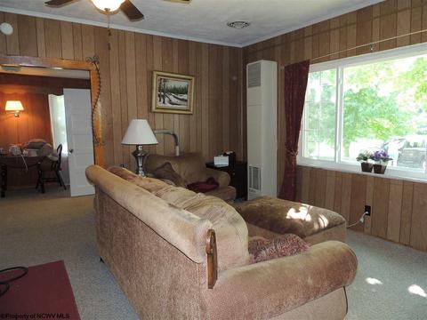 51 Moore St, Salem, WV 26426 photo 10