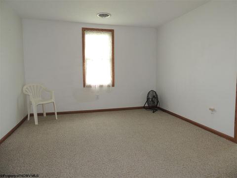 51 Moore St, Salem, WV 26426 photo 8