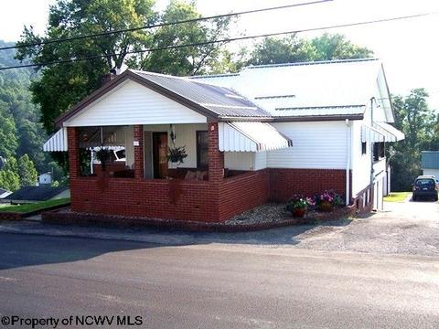 116 Washington St, Fairview, WV 26570 photo 1
