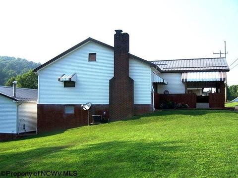 116 Washington St, Fairview, WV 26570 photo 2