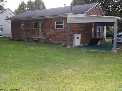 71 Hall St, Philippi, WV 26416 photo 1