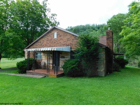 703 N 6th St, Sutton, WV 26601 photo 1