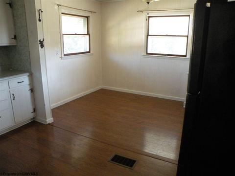 324 Perdue St, Baxter, WV 26560 photo 9