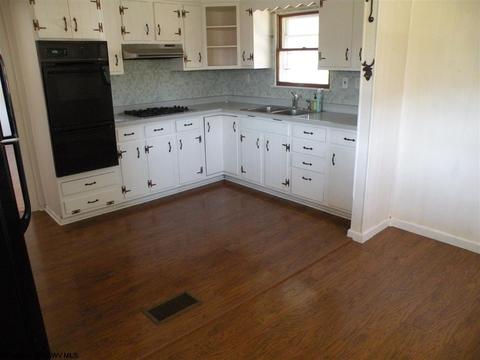 324 Perdue St, Baxter, WV 26560 photo 8