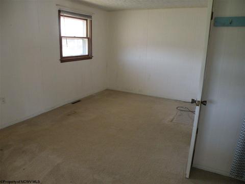 324 Perdue St, Baxter, WV 26560 photo 13
