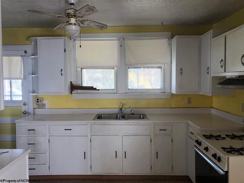 252 E Main St, Salem, WV 26426 photo 3