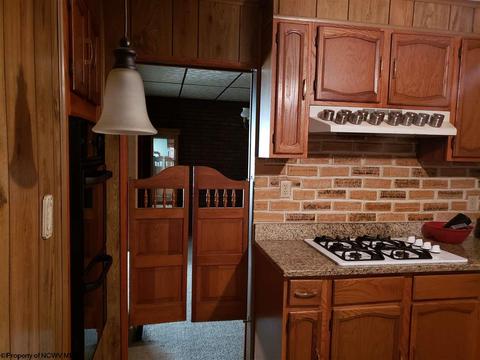 204 Poolside Dr, Mannington, WV 26582 photo 5